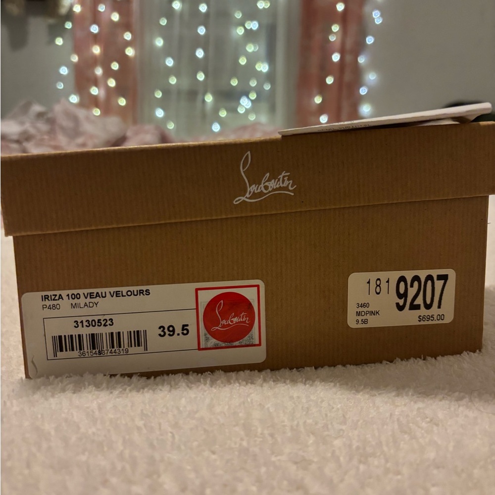 Christian Louboutin - Picture 2 of 6